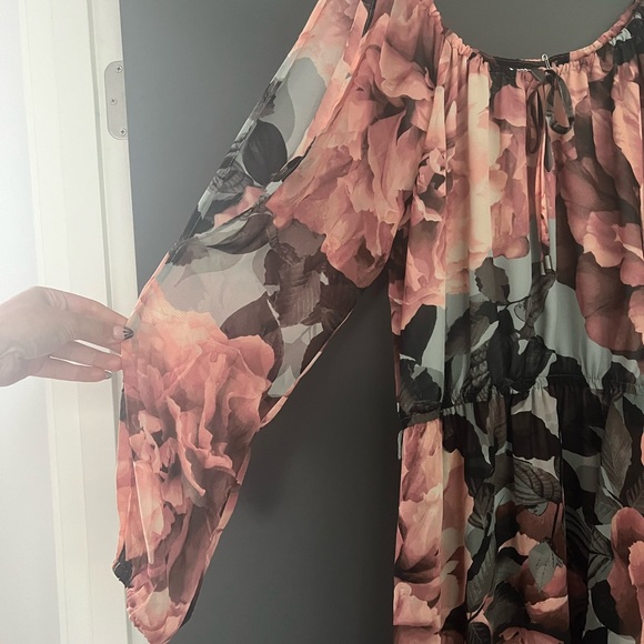 Floral Open Shoulder Jennifer Lopez Dress - Picture 5 of 6